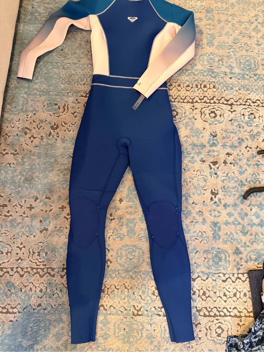 Roxy ladies wetsuit size 4 NWT $300 retail
